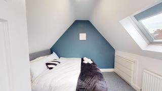 For Workers 10 Mins to City 5 TVs and Parking - 3