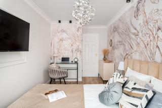 Prestige Central Suite with a living room, air conditiong, balcony & the view on Palace - Varsóvia - 4