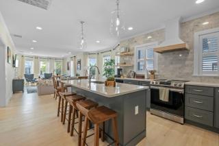 Downtown Salem Gem 3BR, Patio & Easy Parking - Salem - 0