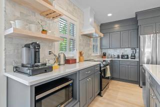 Downtown Salem Gem 3BR, Patio & Easy Parking - Salem - 1