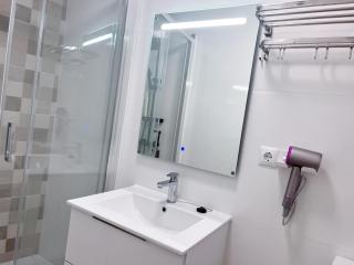 Habitación individual cómoda y luminosa con cama grande - Alcobendas - 1