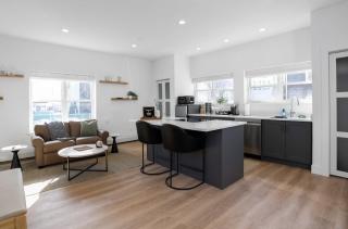 Chic Studio Close to Harbor Point - 2