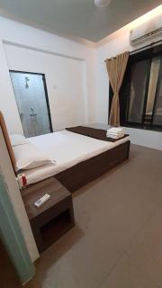 The Beach hotel - Alibag - Alībāg - 7