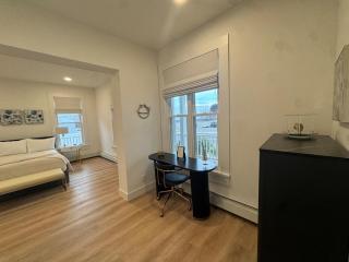 Stylish 3BR,2BA in Heart of Harbor Point - Stamford - 3