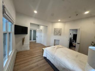 Stylish 3BR,2BA in Heart of Harbor Point - 1