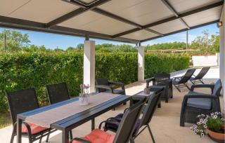 Awesome Home In Barban With Jacuzzi - 3