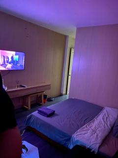 Meow Hotel & Cafe 2 - Ho Chi Minh - 3