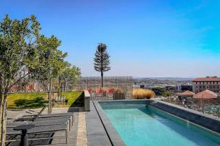 Beautiful Garnet at Ellipse - Midrand - 6