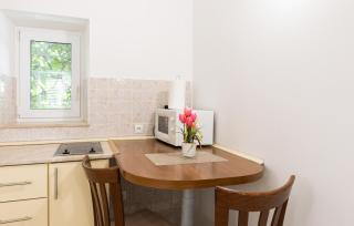 Gorgeous Apartment In Baska Voda - 4