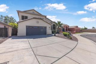 Charming Cozy 4br Retreat-Pool, Pool Table, Grill & Fire Pit - Phoenix - 8