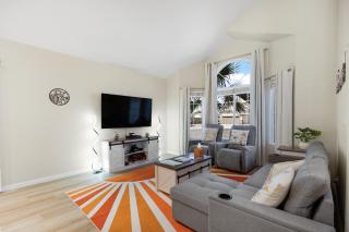 Charming Cozy 4br Retreat-Pool, Pool Table, Grill & Fire Pit - Phoenix - 4
