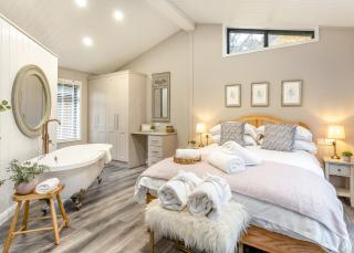 Charlesworth Lodges - 8
