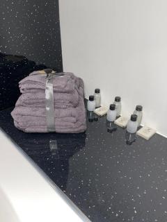 2 Bedroom Apartment - Abacus House - Huntingdon Town Centre - Contractor Friendly - Free Parking - Full Kitchen - Washer Dryer - Spacious - Ideal for Work Stays - Huntingdon - 1