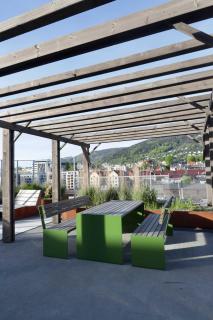 Nyoppusset leilighet med utsikt og takterrasse - Bergen - 3