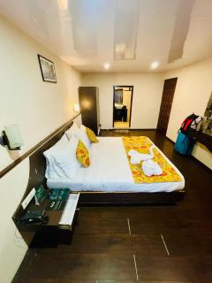 Hotel Olive Seasons by Silverkey - Mathura - 7