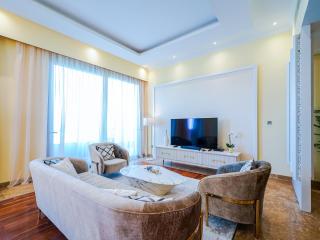 Beachfront 3BR Maid with Pool & Sea Views - Dubái - 3