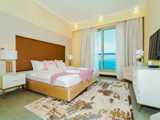 Beachfront 3BR Maid with Pool & Sea Views - Dubái - 0