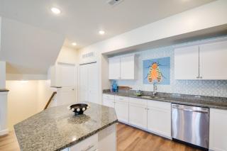 Near TBK Bank Sports Complex Quad Cities Townhome - Bettendorf - 2