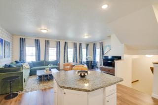 Near TBK Bank Sports Complex Quad Cities Townhome - Bettendorf - 1