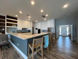 The Blue Dolphin Hideaway - Pensacola Beach - 4