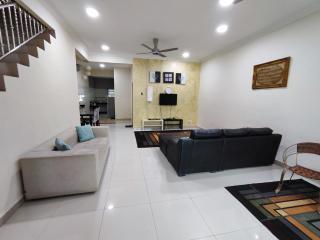 Homestay Temerloh 4 Bedroom 4 Aircond 3 Heater Max 20pax Near Bandar Temerloh - Temerloh - 8