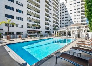 Posh Hollywood High-Rise Apt - Los Angeles - 7