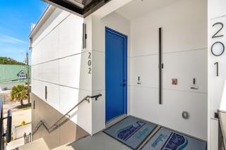 Major Nelson's Suite - Wave Haven Luxe - Balcony - Rocket Views - Walk to Beach - Cocoa Beach - 1