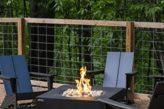 Firefly Mountain Suites by AvantStay Sleeps 36 Indoor Pool Hot Tub Game Room Playground - Sevierville - 5