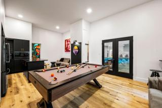 Firefly Mountain Suites by AvantStay Sleeps 36 Indoor Pool Hot Tub Game Room Playground - Sevierville - 6