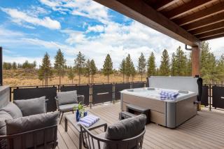 2 Units Deck Hot Tub Minutes to Old Bend 1212 Skyline Ranch by AvantStay - Bend - 7