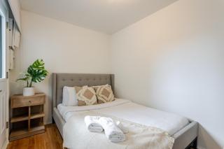 Sunlit 2BR in Plateau Mont Royal Downtown - Montréal - 9