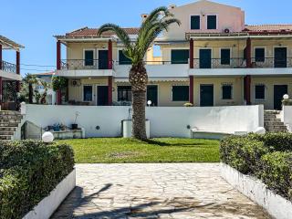 Beach front beautiful family house - Pefkochori - 2
