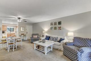 Secluded location a few blocks from the beach, easy access by traveling the walkway - Fernandina Beach - 7