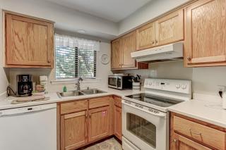 Secluded location a few blocks from the beach, easy access by traveling the walkway - Fernandina Beach - 3