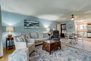 New Listing! Secluded location a few blocks from the beach, easy access by traveling the walkway - Fernandina Beach - 9