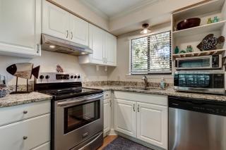 New Listing! Secluded location a few blocks from the beach, easy access by traveling the walkway - Fernandina Beach - 2