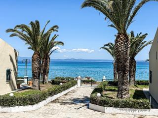 Beach front beautiful family house - Pefkochori - 0