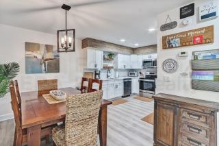 New Listing - Dog Friendly - Recently Renovated - Multi-Level Condo - Short Walk to the Beach - Fernandina Beach - 1