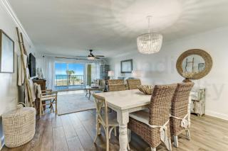 Beautifully Renovated Condo in Small Complex. Relaxation comes easy here. One assigned parking - Fernandina Beach - 5