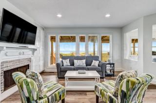 New Listing! Stunning Oceanfront 4-bedroom 3 bath house nestled on the quiet end of the island. - Fernandina Beach - 9