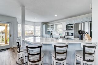 New Listing! Stunning Oceanfront 4-bedroom 3 bath house nestled on the quiet end of the island. - Fernandina Beach - 6