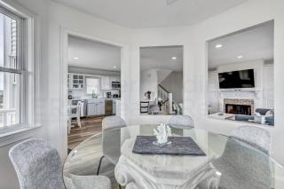 New Listing! Stunning Oceanfront 4-bedroom 3 bath house nestled on the quiet end of the island. - Fernandina Beach - 3