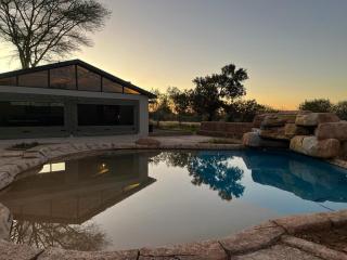 Paradise & Private Padel Court in Dinokeng Game Reserve - Hammanskraal - 0