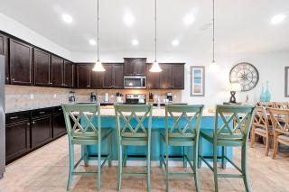 Windsor at Westside: 9BR Near Disney w/ Pool & Game Room - 1