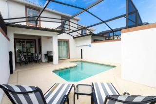 Casa 4Q com Piscina Privativa e Temas Disney - 0