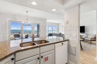 Remodeled 2 Bed/2 Bath, 3rd floor Oceanfront condo sleeps 5. Oceanfront balcony & pool. - Fernandina Beach - 7