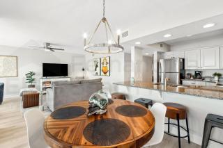 Remodeled 2 Bed/2 Bath, 3rd floor Oceanfront condo sleeps 5. Oceanfront balcony & pool. - Fernandina Beach - 3