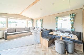 Willowbrook Hideaway - Billing Aquadrome - Northampton - 8