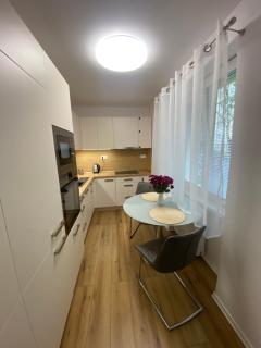 Modern Flat Close to Old Town - Košice - 5
