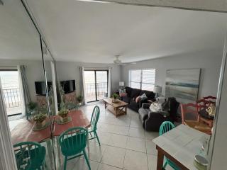 Oceanfront Corner Unit with spectacular views - Ormond Beach - 7